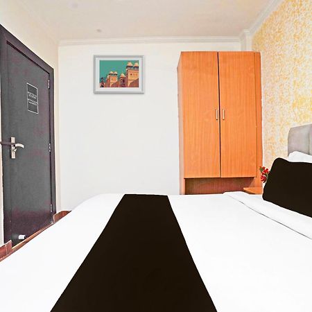 Hotel Twamev Residency Nueva Delhi Exterior foto