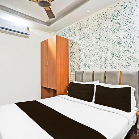 Hotel Twamev Residency Nueva Delhi Exterior foto