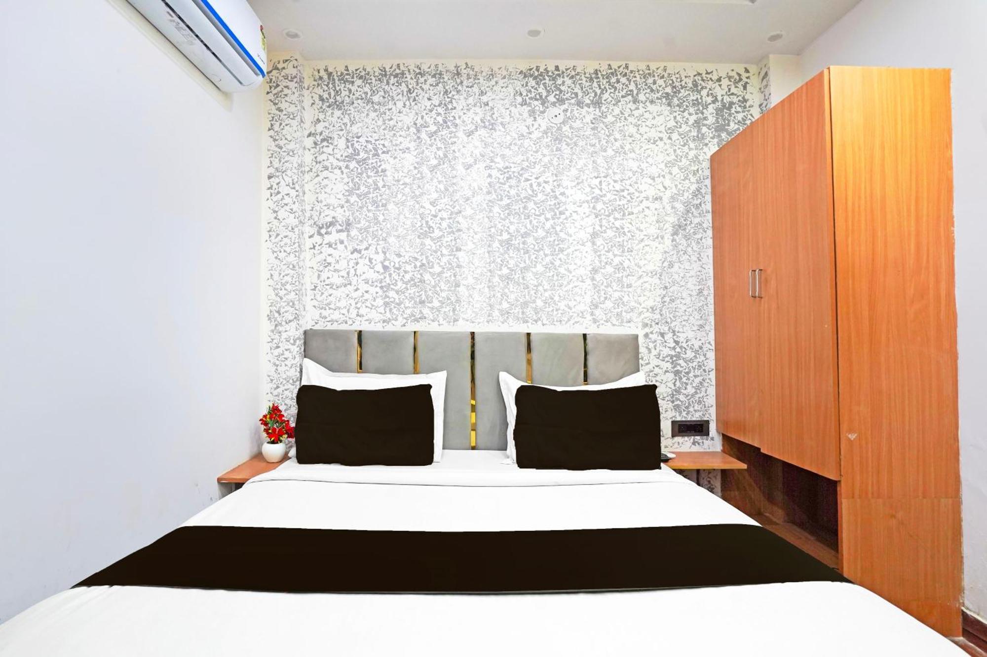 Hotel Twamev Residency Nueva Delhi Exterior foto