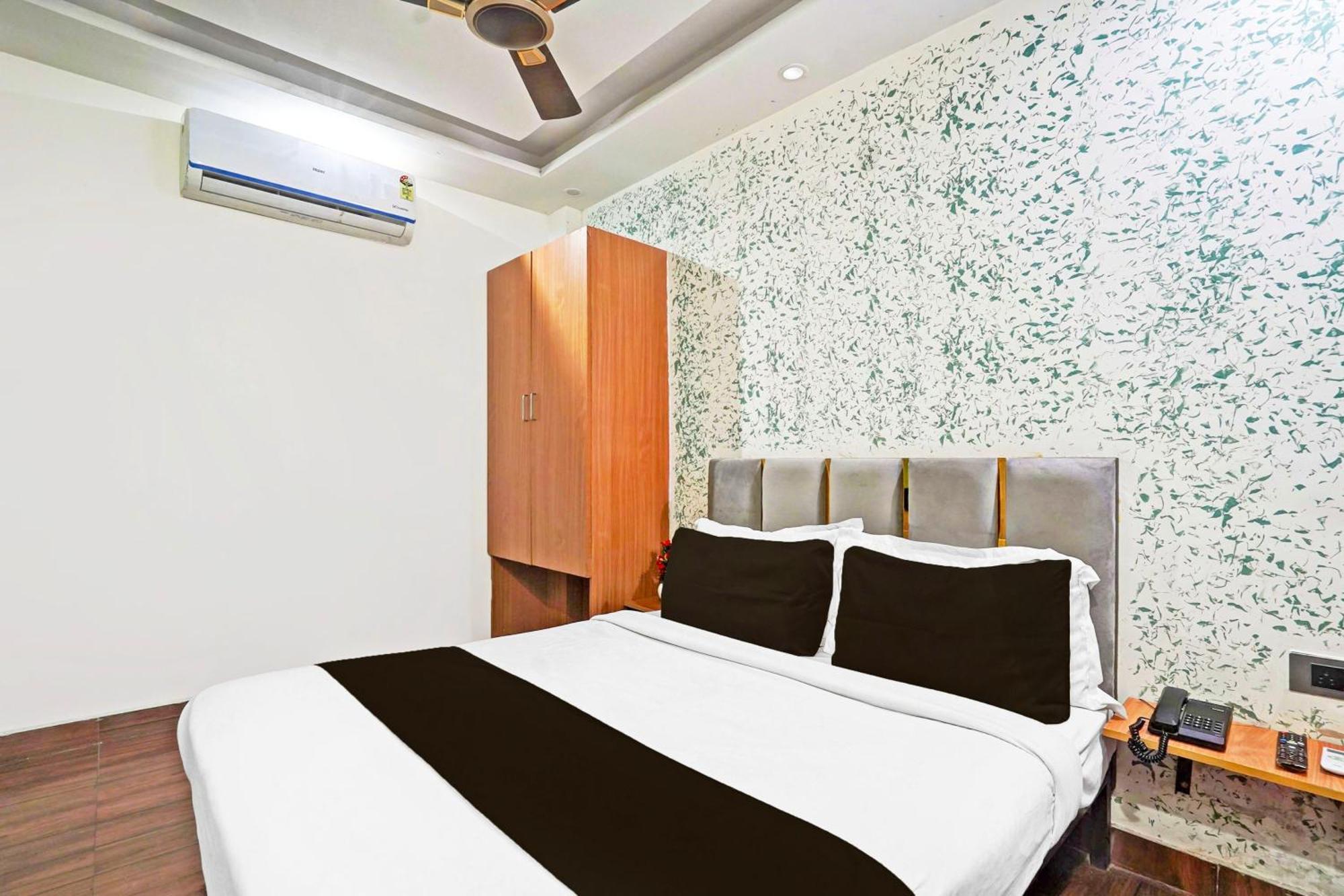 Hotel Twamev Residency Nueva Delhi Exterior foto